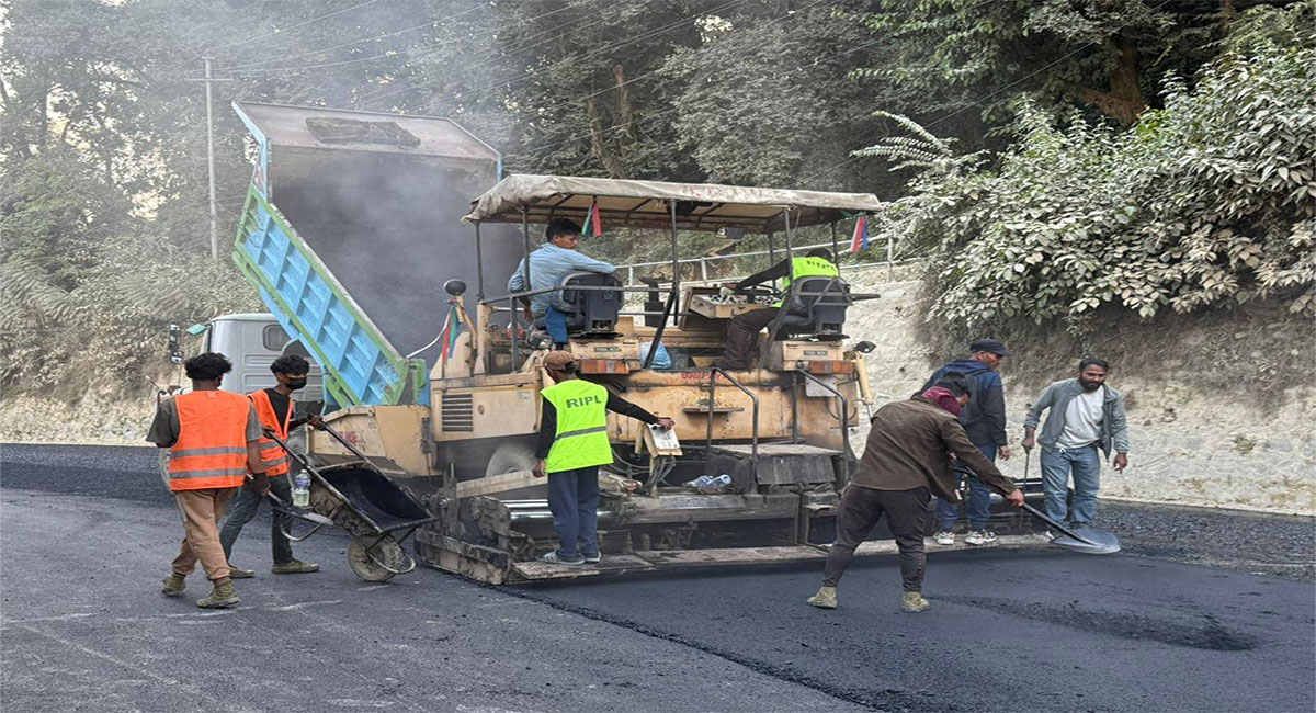 काठमाडौं पालिकाको धूलोरहित सडक योजना अघि बढ्दै