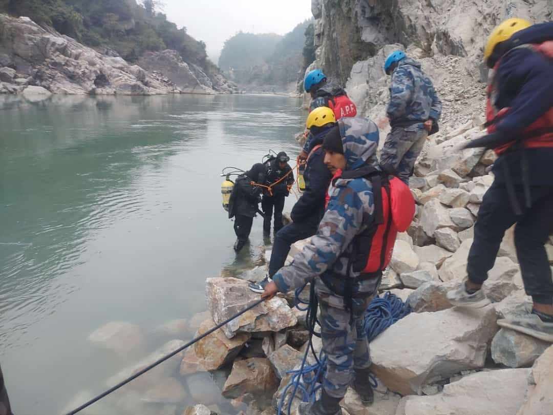 आँबुखैरहनी गाउँपालिकामा त्रिशूली किनारमा बसको अवशेष फेला