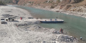 दुई पालिका जोड्ने कर्णाली फेरीले सहज बनायो आवतजावत