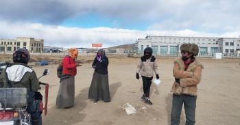 लोमान्थाङ गाउँपालिकाको कोरला नाकामा खानेपानी अभाव, व्यापारी समस्यामा