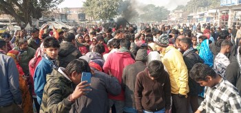 कोशी गाउँपालिकामा गोलीकाण्डपछि तनाव, पूर्व–पश्चिम राजमार्ग अवरुद्ध
