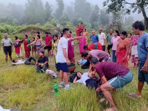 भीमसेन थापा गाउँपालिकामा बस दुर्घटना: २१ घाइते, तीन गम्भीरलाई काठमाडौँ रेफर