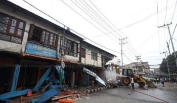 ललितपुर महानगरपालिकाले लगनखेलमा अवैध संरचना हटायो