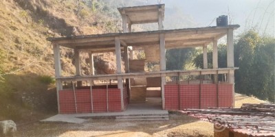 विहादी गाउँपालिकाको बेवास्ता: बजेट अभावमा विद्यालय भवन तीन वर्षदेखि अलपत्र