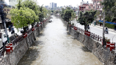 काठमाडौँ महानगरपालिकाको पहल: रुद्रमति खोलामा व्यापक सरसफाइ अभियान