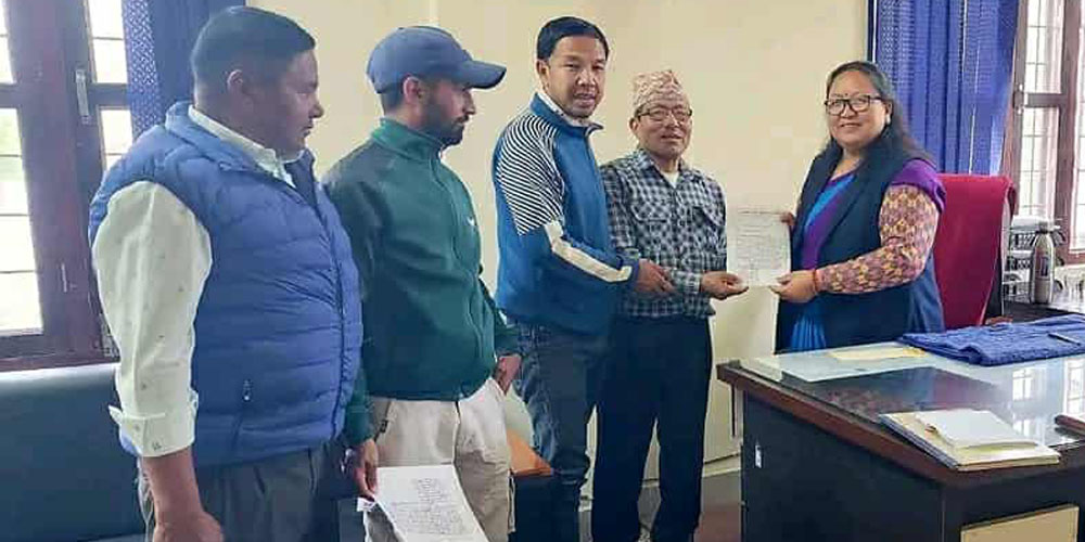 घोराही उपमहानगरपालिकामा सडक स्तरोन्नतिको माग तीव्र, स्थानीयद्वारा ज्ञापनपत्र