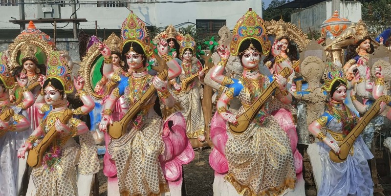 विष्णुपुर गाउँपालिकामा सरस्वती पूजाको तयारी, मूर्तिकारहरू शृङ्गारमा व्यस्त