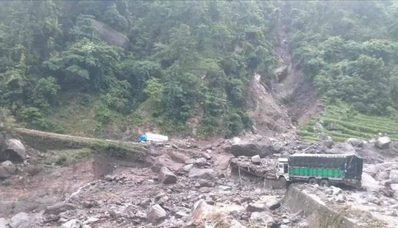 शुभकालिका गाउँपालिकामा पहिरो, कर्णाली राजमार्ग पुनः अवरुद्ध