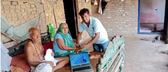 प्युठानका पालिकाहरूले घरदैलो सेवा मार्फत सामाजिक सुरक्षा भत्ता नवीकरणमा राहत प्रदान गर्दै